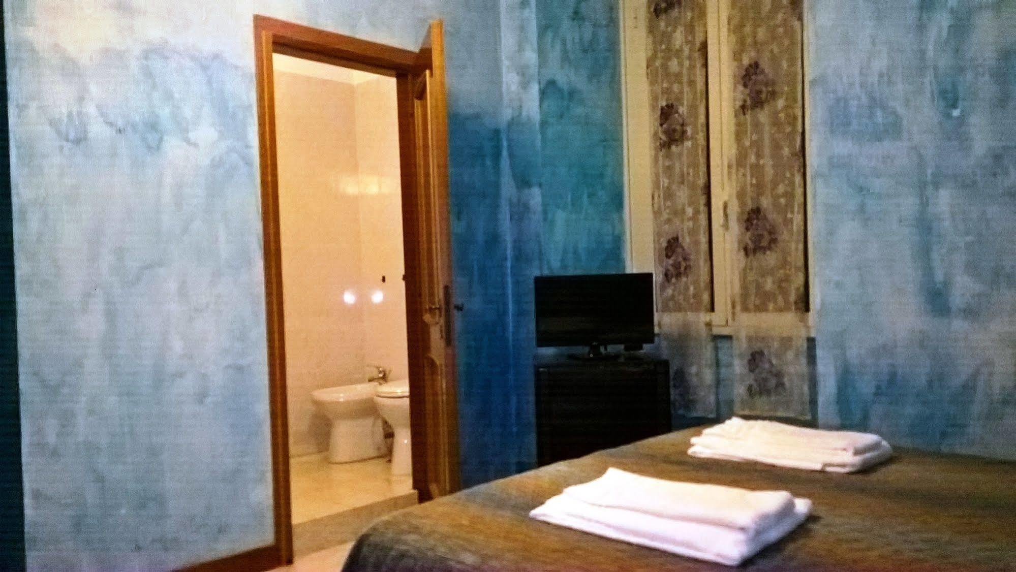 Gigi Holiday Rooms Rome Exterior photo